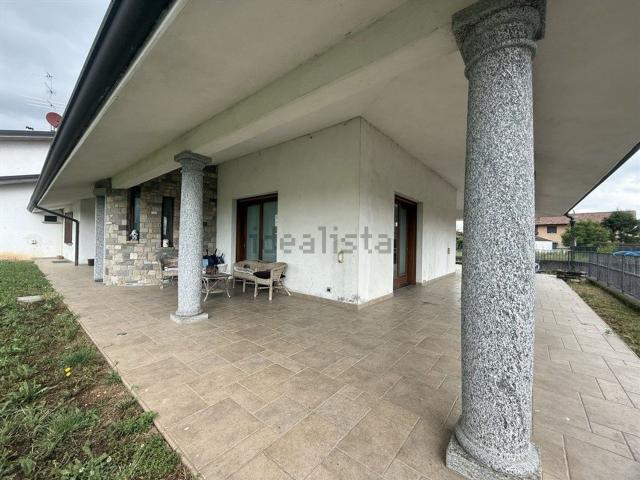Case e ville in vendita di 331 m² in Via Cavour