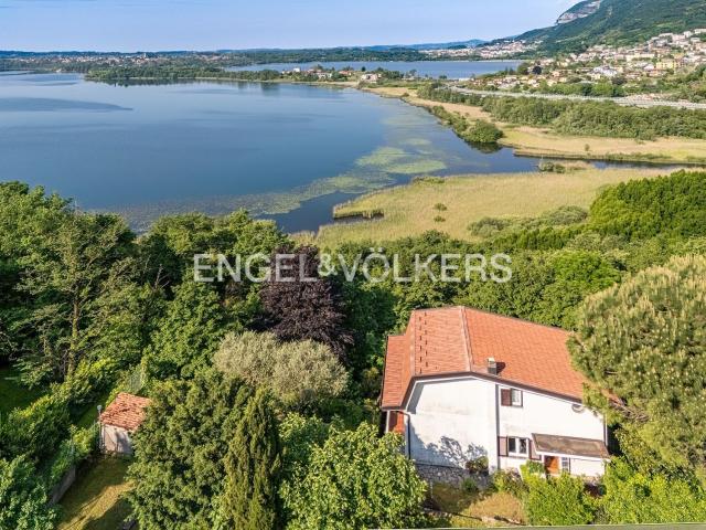 Case e ville in vendita di 331 m² in Via Monte Oliveto