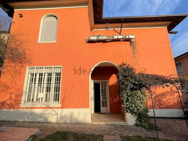 Case e ville in vendita di 331 m² in Via Sant&apos Orsola