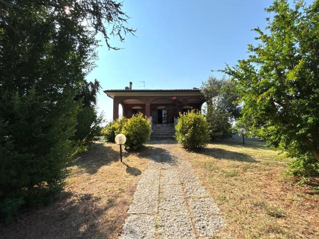 Case e ville in vendita di 331 m² in Viale Risorgimento, 42