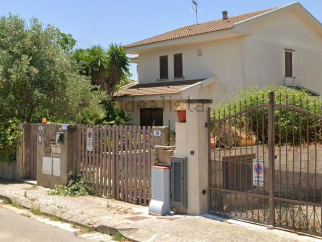 Case e ville in vendita di 332 m² in Via Australia