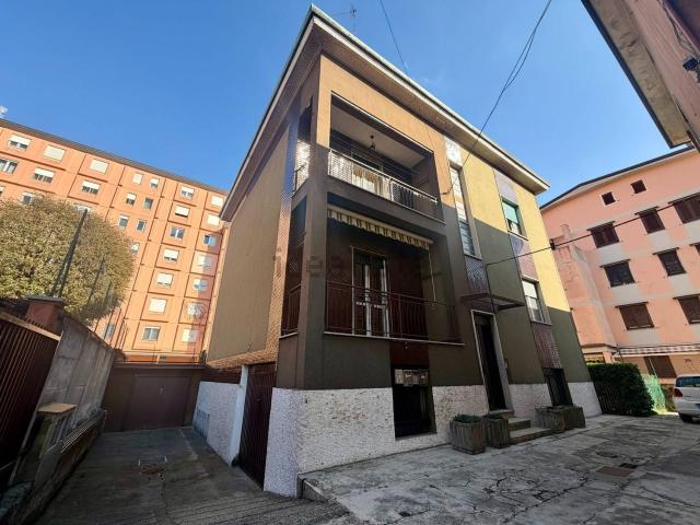 Case e ville in vendita di 332 m² in Via Guglielmo Oberdan, 7