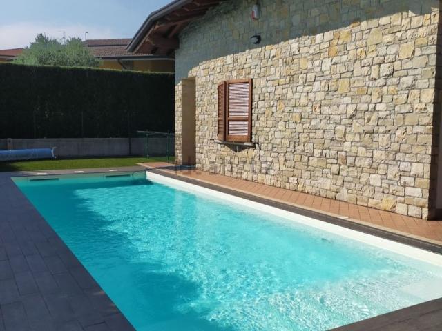 Case e ville in vendita di 332 m² in Via Valle d&apos Albano