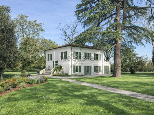 Case e ville in vendita di 333 m²
