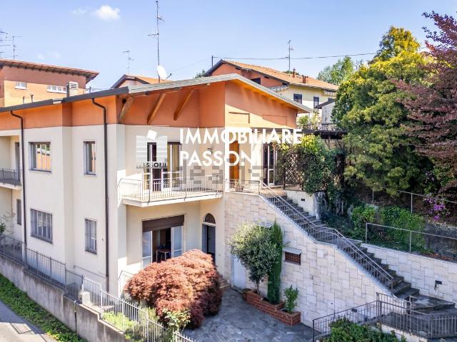 Case e ville in vendita di 333 m² in Via Don Luigi Sturzo, 2