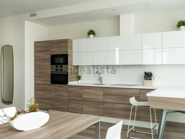 Case e ville in vendita di 333 m² in Via Francesco Petrarca
