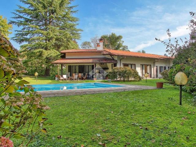 Case e ville in vendita di 334 m² in Via Consorziale del Tee, 1