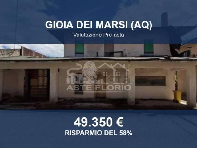 Case e ville in vendita di 334 m² in Via Goito