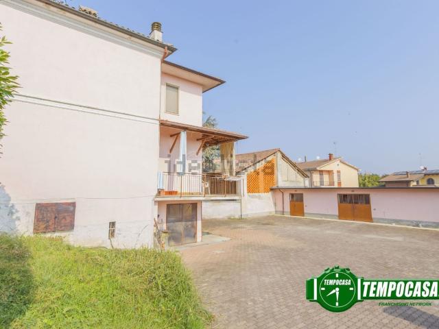 Case e ville in vendita di 334 m² in Via Enrico Fermi