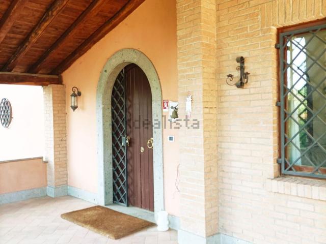 Case e ville in vendita di 335 m² in Via Appia Nuova, 61