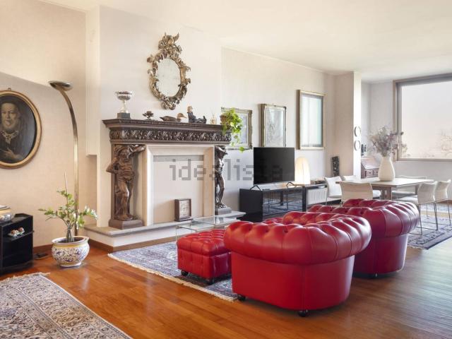 Case e ville in vendita di 335 m² in Via della Sorgente, 1