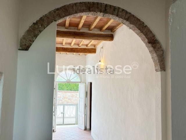 Case e ville in vendita di 335 m² in Via di Montecarlo, 55015
