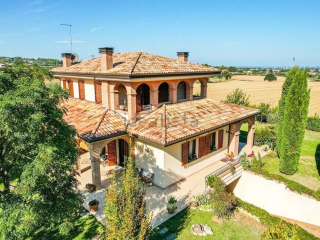 Case e ville in vendita di 335 m² in Via San Giovanni