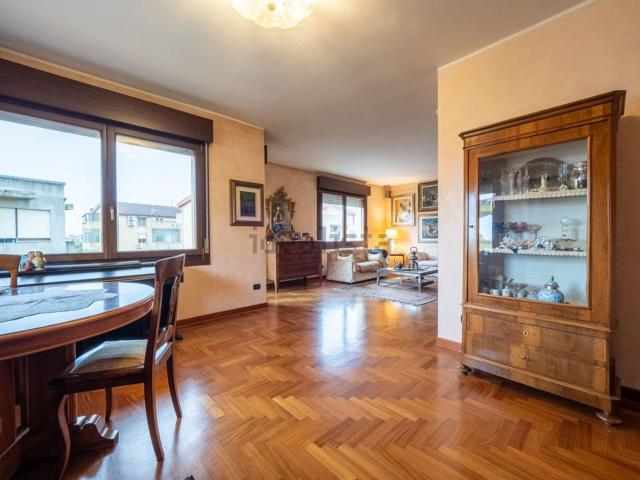 Case e ville in vendita di 335 m² in Via Terr&apos e Forru