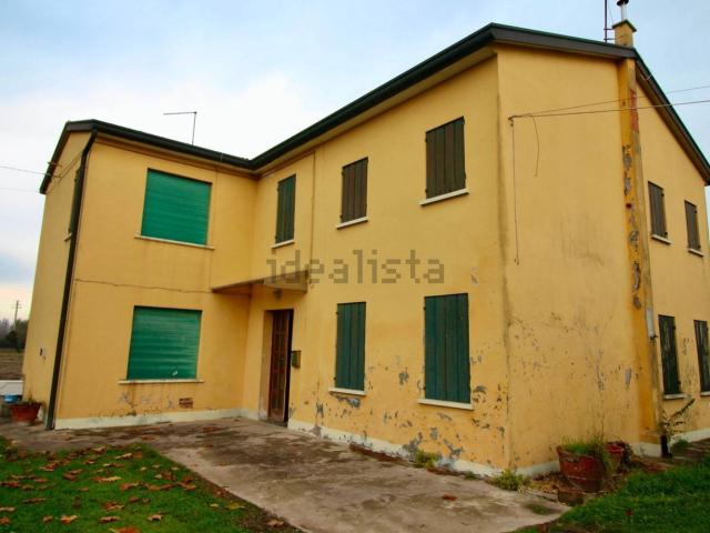 Case e ville in vendita di 335 m² in Via Viasana