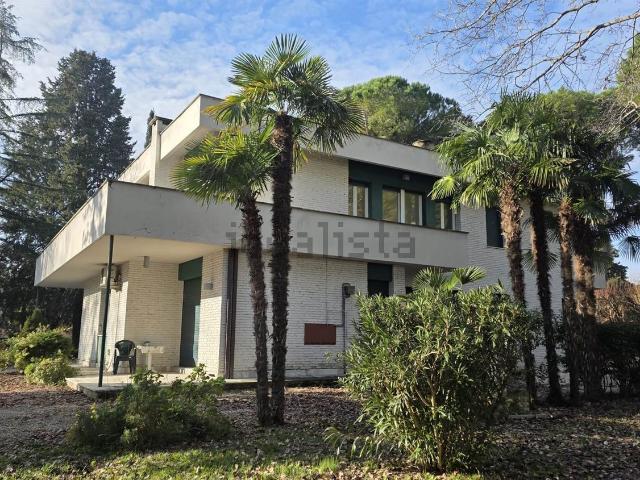Case e ville in vendita di 336 m²