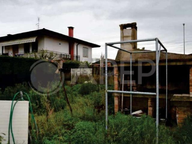 Case e ville in vendita di 336 m² in Via Nazario Sauro