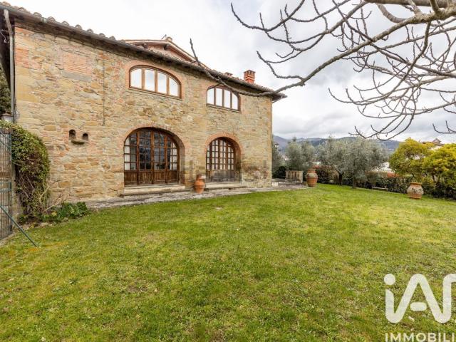 Case e ville in vendita di 336 m² in Via Poggio ai Giubbiani
