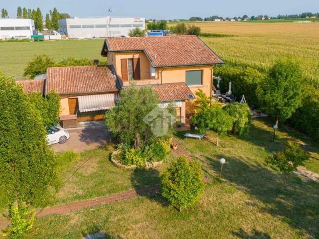 Case e ville in vendita di 336 m² in Via Vialato