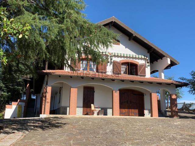 Case e ville in vendita di 336 m² in Frazione Ovrano