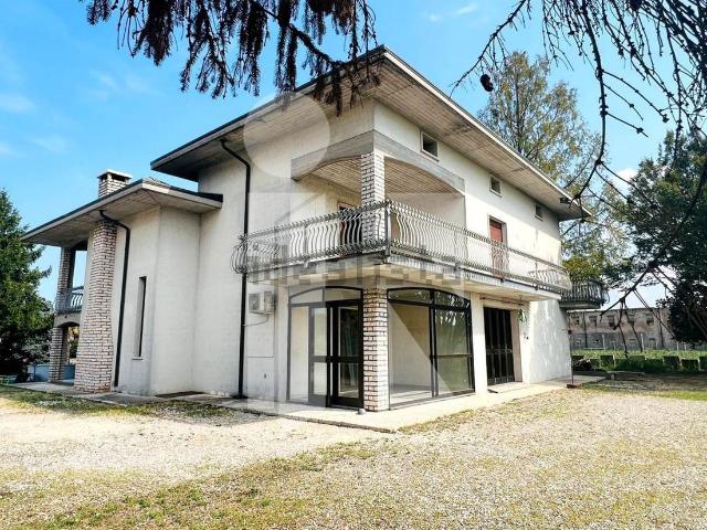 Case e ville in vendita di 337 m²