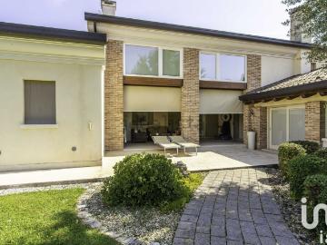 Case e ville in vendita di 337 m² in Via Galvanelle
