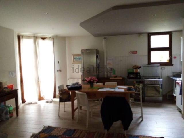 Case e ville in vendita di 337 m² in Via Enrico Grazi, 5