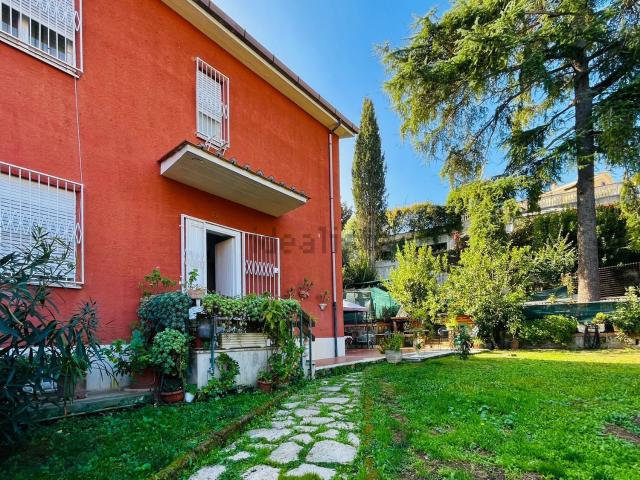 Case e ville in vendita di 337 m² in Via Tor de&apos  Cenci