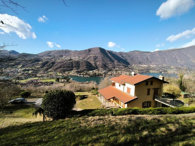 Case e ville in vendita di 338 m²