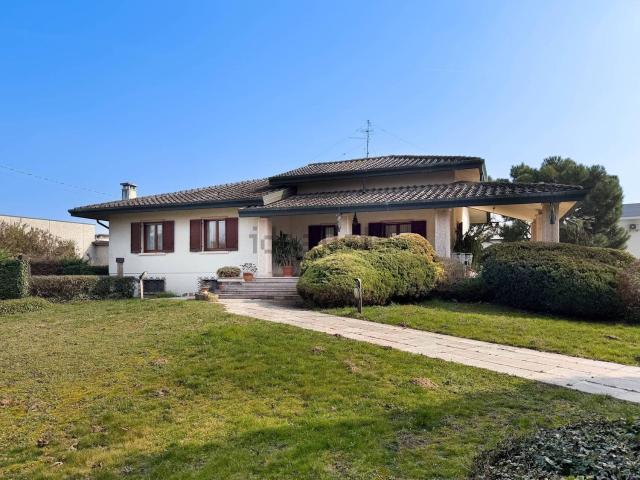 Case e ville in vendita di 338 m²