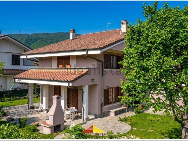 Case e ville in vendita di 338 m² in Corso XXV Aprile