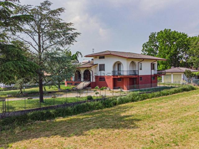 Case e ville in vendita di 339 m²
