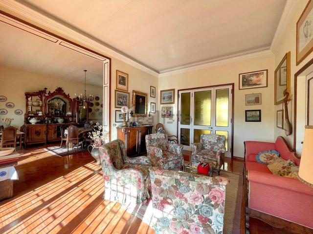 Case e ville in vendita di 339 m² in Via Colli per Uzzano