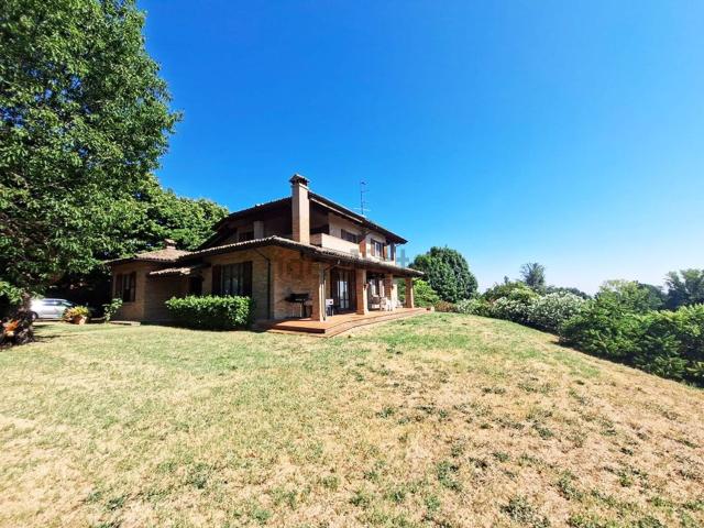 Case e ville in vendita di 339 m² in Via Maiatico