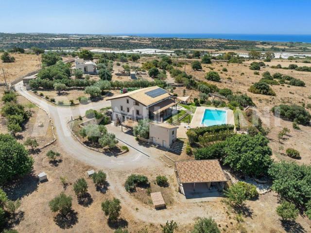 Case e ville in vendita di 340 m²