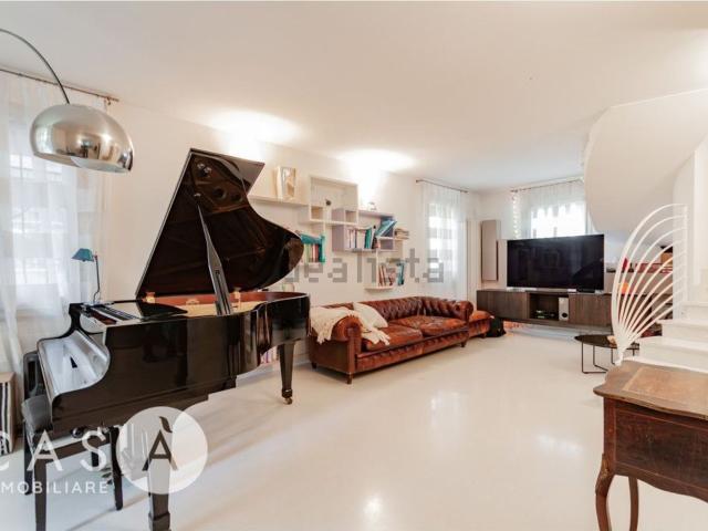 Case e ville in vendita di 340 m²