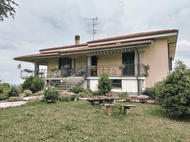 Case e ville in vendita di 340 m²