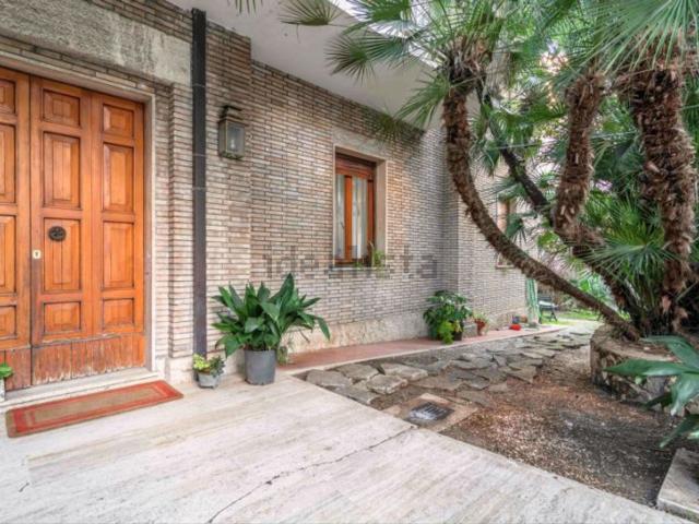 Case e ville in vendita di 340 m²