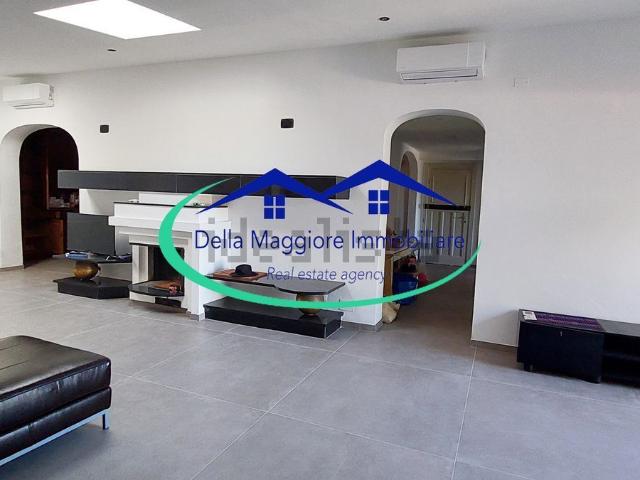 Case e ville in vendita di 340 m²