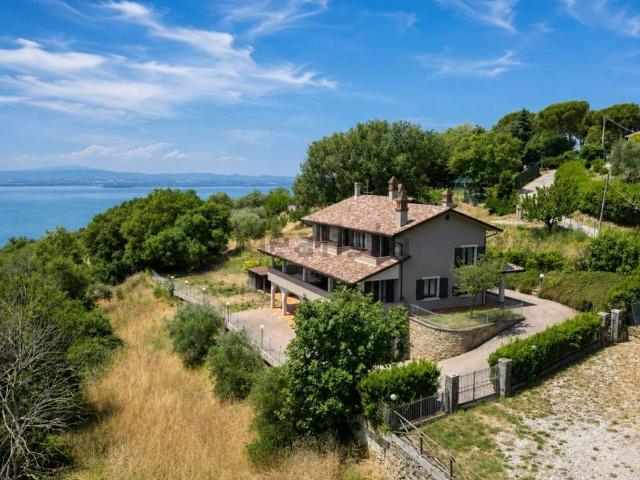 Case e ville in vendita di 340 m²