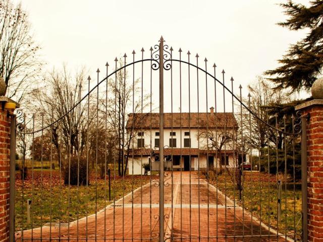 Case e ville in vendita di 340 m² in Via Guglielmo Marconi, 24
