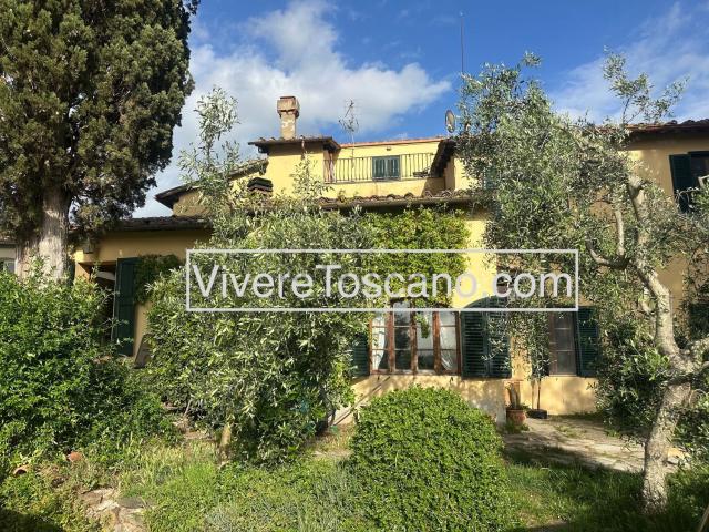 Case e ville in vendita di 340 m² in Via del Pian dei Giullari, 30