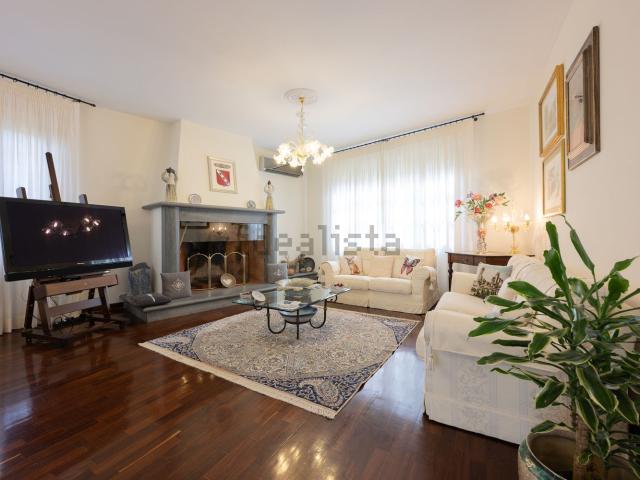 Case e ville in vendita di 340 m² in Via di Faltugnano