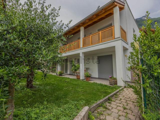 Case e ville in vendita di 340 m² in Via Josef Von Zallinger