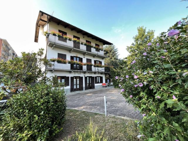 Case e ville in vendita di 340 m² in Via Levone, 30