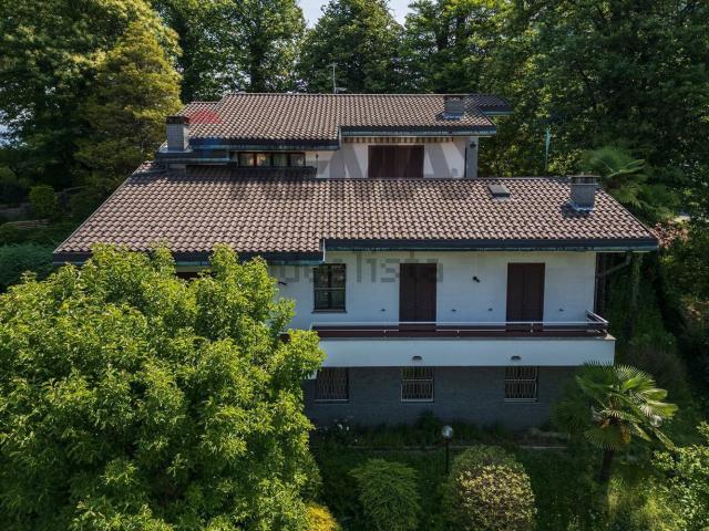 Case e ville in vendita di 340 m² in Via S.Pietro, 21