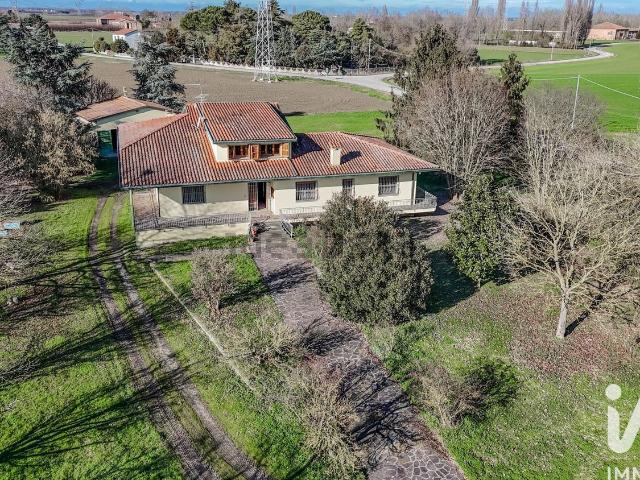 Case e ville in vendita di 340 m² in Via Sandolo Gambulaga, 56