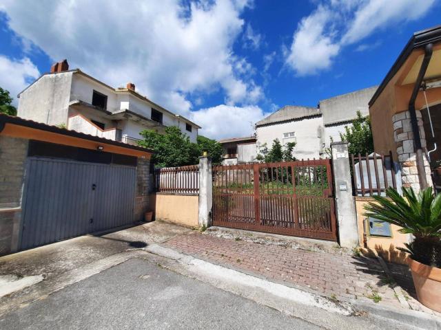 Case e ville in vendita di 340 m² in Via Pelagalli, 3