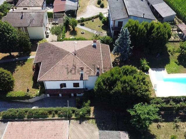 Case e ville in vendita di 340 m² in Via Piave