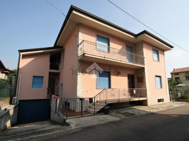Case e ville in vendita di 340 m² in Via Romanino, 7